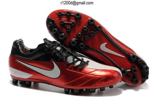 chaussure de foot en fer pas cher